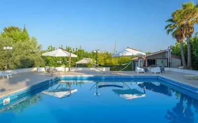 Piscina di Villa Chiaramonte o nelle vicinanze