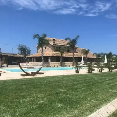 Mythos Holidays & Events