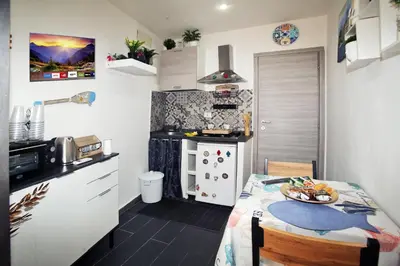 Cucina o angolo cottura di Home La Marina 2