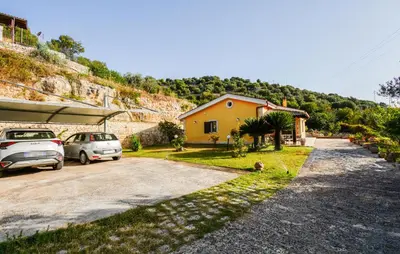 Paesaggio naturale nelle vicinanze della casa vacanze