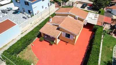 Il quartiere o una zona nella vicinanze della villa