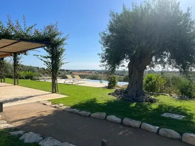 Paesaggio naturale nelle vicinanze della villa