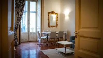 Area soggiorno di La Dimora al Duomo - Elegant Historic Stay in Centro Catania by Duomo