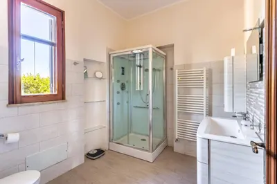 Bagno di Casa Matilde Vista Mare con Piscina by Wonderful Italy