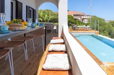 Piscina di Villa Horama - Waterfront with Infinity Pool o nelle vicinanze