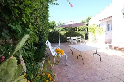 Giardino di Villetta Blu sul Mare a Fontane Bianche by Wonderful Italy
