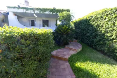 Giardino di Villetta Blu sul Mare a Fontane Bianche by Wonderful Italy