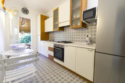 Cucina o angolo cottura di Villetta Blu sul Mare a Fontane Bianche by Wonderful Italy