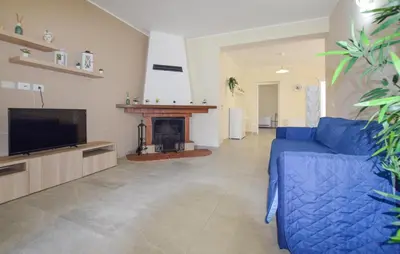 TV o dispositivi per l'intrattenimento presso 2 Bedroom Gorgeous Apartment In Ognina
