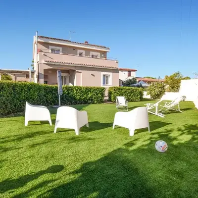 2 Bedroom Gorgeous Apartment In Ognina