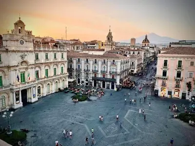 Vista generica su Catania o vista sulla città dall'interno dell'appartamento