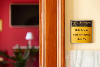 Certificato, attestato, insegna o altro documento esposto da Syraka Hotel LR Collection