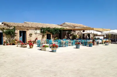 Ristorante o altro punto ristoro di Avola Attico Vista Mare - Affittimoderni