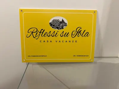 Certificato, attestato, insegna o altro documento esposto da Riflessi su Ibla