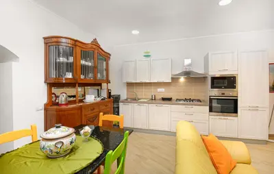 Cucina o angolo cottura di Cozy Home In Augusta With Wifi