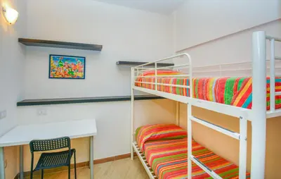 Letto o letti a castello in una camera di Cozy Home In Augusta With Wifi