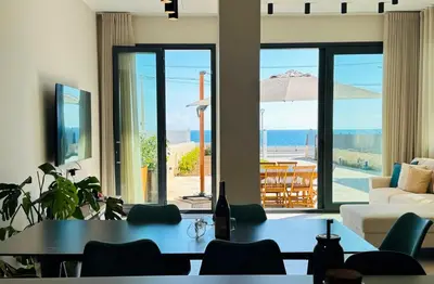 Vista generica sul mare o vista sul mare dall'interno della casa vacanze