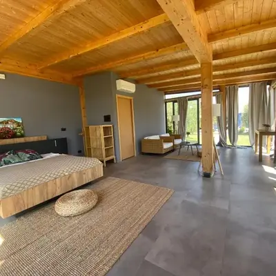 Glass Lodge Caponegro