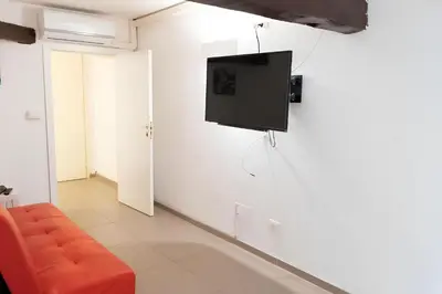 TV o dispositivi per l'intrattenimento presso Teatro Bellini, apartment in the historic center