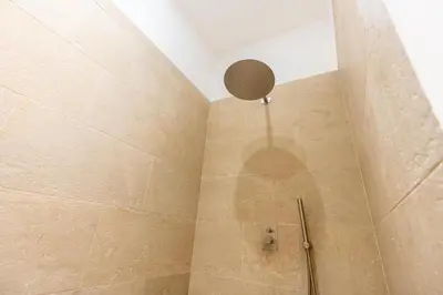 Bagno di Vico Trigona con terrazza e jacuzzi riscaldata