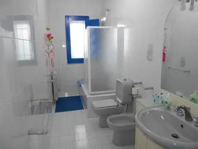 Bagno di Holiday Home Haus der Schmetterlinge in Syrakus by Interhome