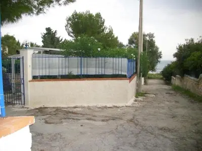 Planimetria di Holiday Home 'Villetta mare' mit Blick aufs Wasser by Interhome