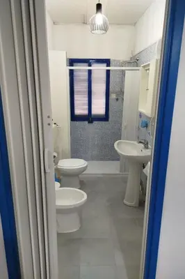 Bagno di Holiday Home 'Villetta mare' mit Blick aufs Wasser by Interhome