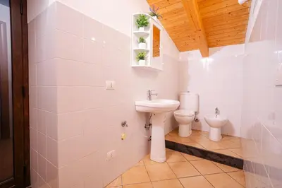 Bagno di la casa di carta vista cattedrale