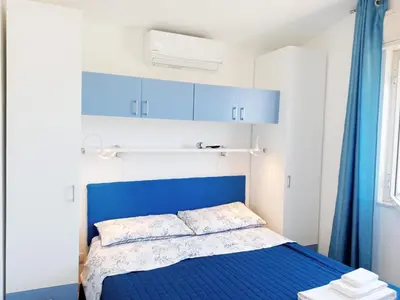 Letto o letti in una camera di Semi-Detached Home with Private Garden