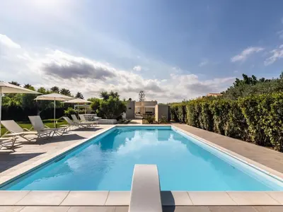 Piscina di Holiday Home Villa 'Gesamte Struktur by Interhome o nelle vicinanze