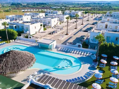 Piscina di Aura Club Borgo Rio Favara o nelle vicinanze
