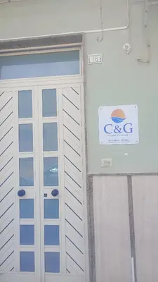 Certificato, attestato, insegna o altro documento esposto da Casa Vacanze C&G