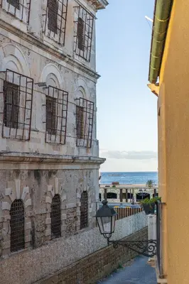 Vista generica sul mare o vista sul mare dall'interno dell'appartamento