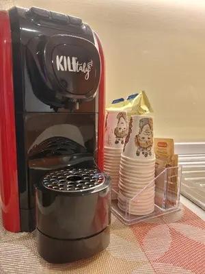 Set per la preparazione di tè e caffè presso casa teatro 2