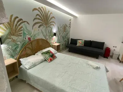 Letto o letti in una camera di Suite with bathroom and private terrace in the center