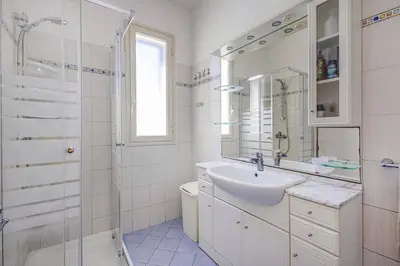 Bagno di Villa Mare Sud by Villa Plus