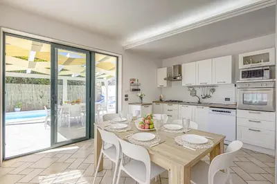 Cucina o angolo cottura di Villa Mare Sud by Villa Plus