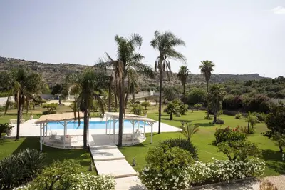 Piscina di Villa Nivara o nelle vicinanze