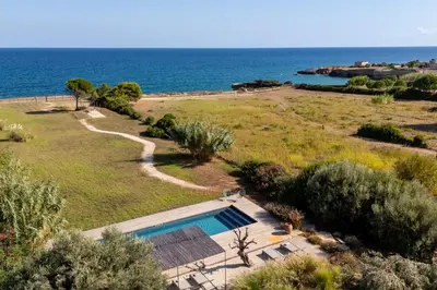Paesaggio naturale nelle vicinanze della villa