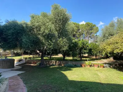 Giardino di Pink Moon Private Luxury Villa Secluded Garden 5 Bedroom 4 en suite Bathrooms with Private Pool CAT 6 WiFi Close to Beach