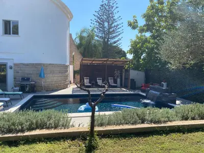 Piscina di Pink Moon Private Luxury Villa Secluded Garden 5 Bedroom 4 en suite Bathrooms with Private Pool CAT 6 WiFi Close to Beach o nelle vicinanze