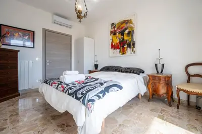 Letto o letti in una camera di Pink Moon Private Luxury Villa Secluded Garden 5 Bedroom 4 en suite Bathrooms with Private Pool CAT 6 WiFi Close to Beach