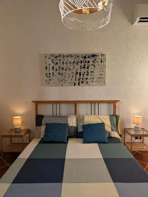 Letto o letti in una camera di Azure Bay Chic Villa