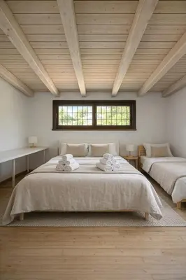 Letto o letti in una camera di Azure Bay Chic Villa