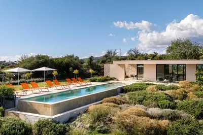 Piscina di Villa Adesso - IsulaTravel o nelle vicinanze
