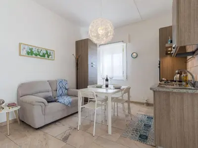 Cucina o angolo cottura di Apartment Edoné- Wohnung mit Blick auf einen Sandstrand by Interhome