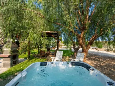 Piscina di Apartment Landhaus Appartement Ulivo by Interhome o nelle vicinanze