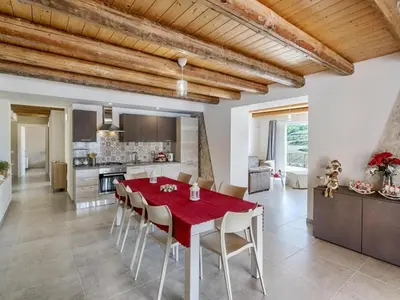Cucina o angolo cottura di Holiday Home Villa Belvedere by Interhome