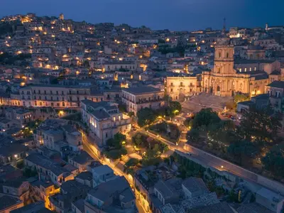 Vista generica su Modica o vista sulla città dall'interno dell'appartamento