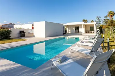 Piscina di Casa Marza Rifugio al mare - IsulaTravel o nelle vicinanze